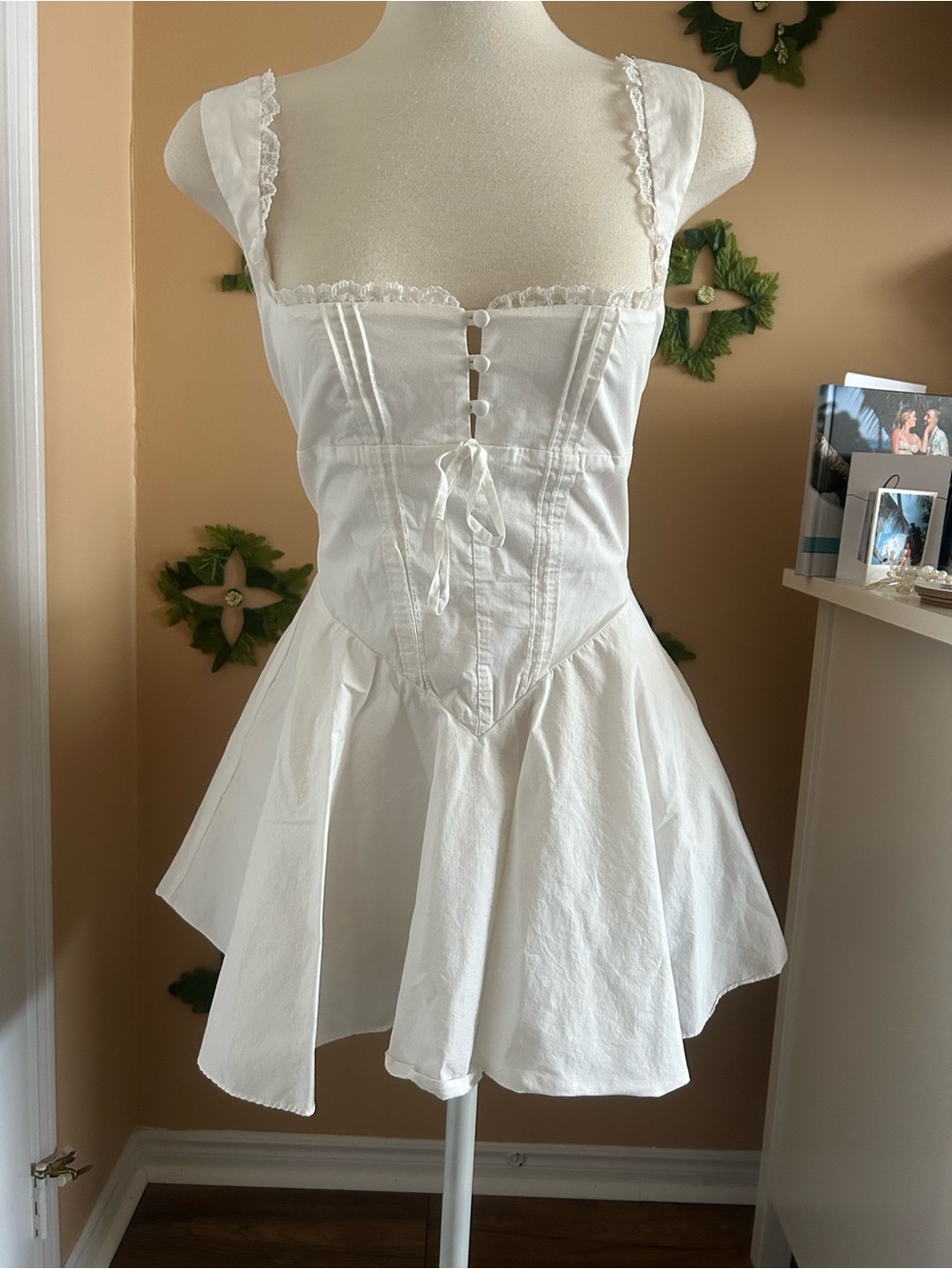White Corset Mini Dress with Sweetheart Neckline - Picture 2 of 6